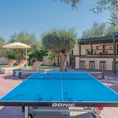 Astarte Villas - Istar Villa With Tennis Court Makhairádhon المظهر الخارجي الصورة