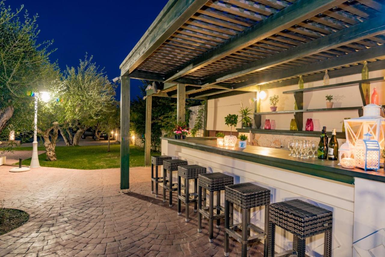 Astarte Villas - Istar Villa With Tennis Court Makhairádhon المظهر الخارجي الصورة