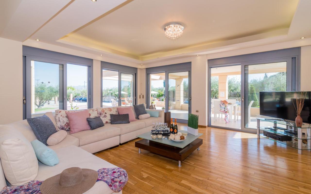Astarte Villas - Istar Villa With Tennis Court Makhairádhon المظهر الخارجي الصورة