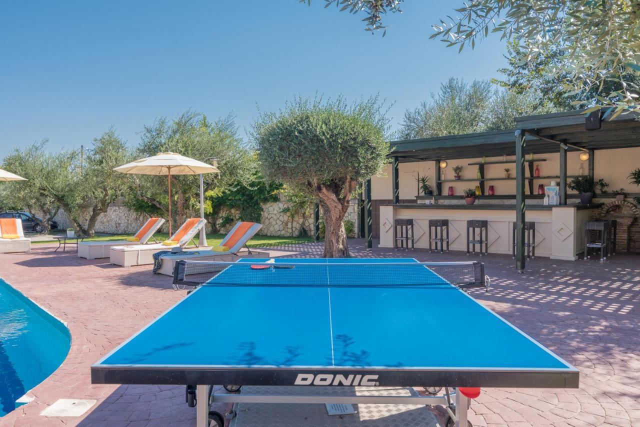 Astarte Villas - Istar Villa With Tennis Court Makhairádhon المظهر الخارجي الصورة