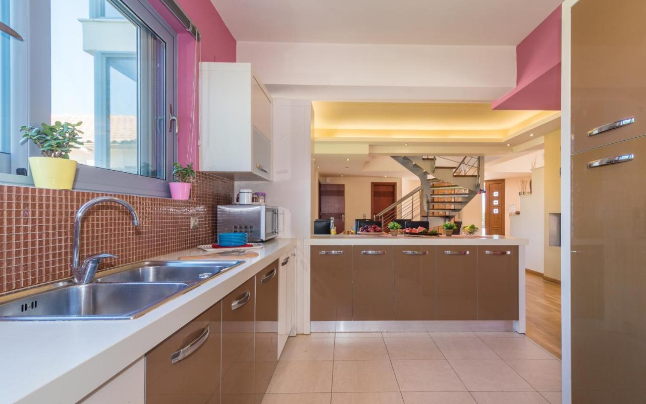 Astarte Villas - Istar Villa With Tennis Court Makhairádhon المظهر الخارجي الصورة