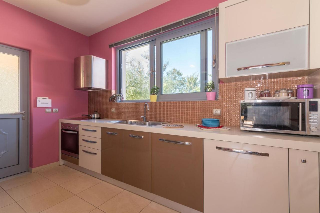 Astarte Villas - Istar Villa With Tennis Court Makhairádhon المظهر الخارجي الصورة