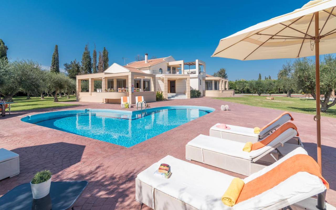 Astarte Villas - Istar Villa With Tennis Court Makhairádhon المظهر الخارجي الصورة