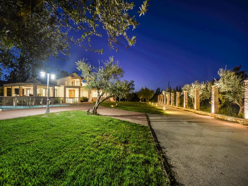 Astarte Villas - Istar Villa With Tennis Court Makhairádhon المظهر الخارجي الصورة