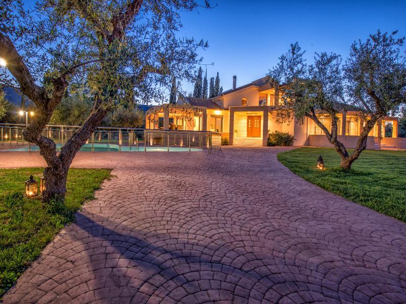 Astarte Villas - Istar Villa With Tennis Court Makhairádhon المظهر الخارجي الصورة