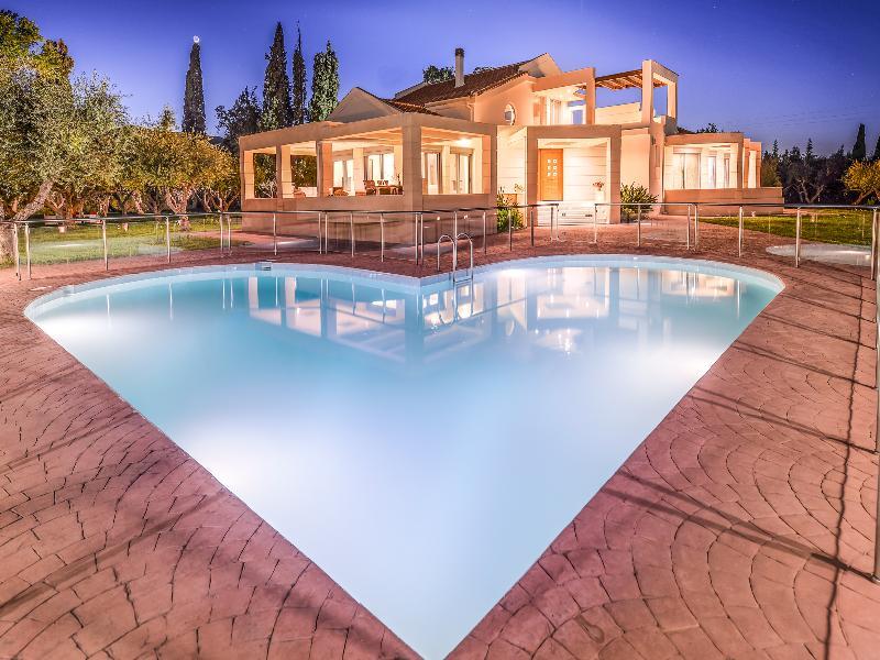 Astarte Villas - Istar Villa With Tennis Court Makhairádhon المظهر الخارجي الصورة